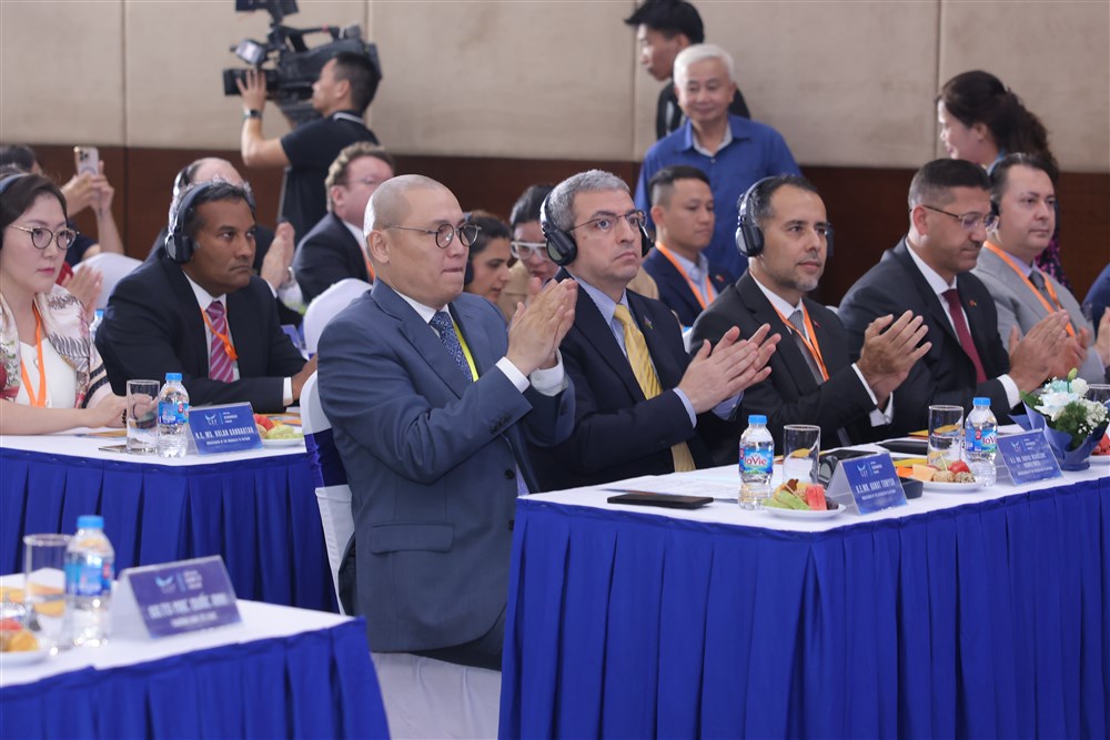 Đại biểu tại CEF III
